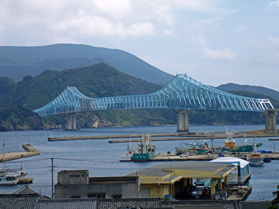 21生月大橋と漁港.jpg